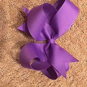 Three medium size bows.